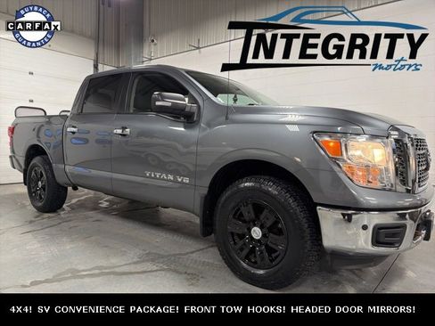 Used 2018 Nissan Titan SV w/ SV Convenience Package image 1