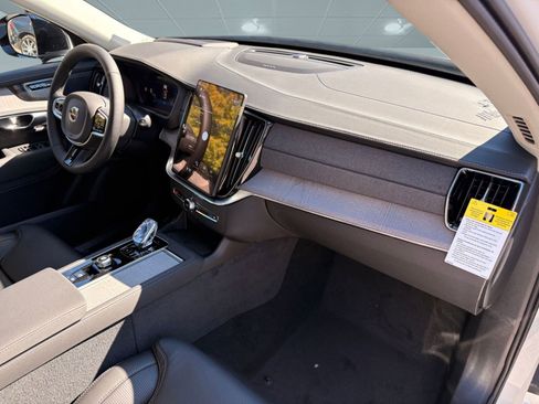 New 2026 Volvo XC90 B6 Ultra w/ Protection Package image 27