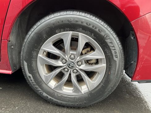 Used 2023 Toyota Sienna XLE image 13