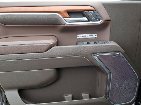 Used 2023 GMC Sierra 1500 Denali w/ Denali Reserve Package image 23