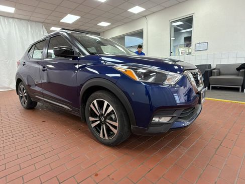 Used 2020 Nissan Kicks SR w/ Exterior Package image 6