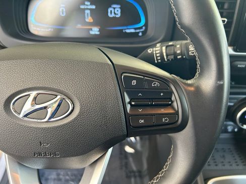 Used 2026 Hyundai Venue SEL FWD image 39