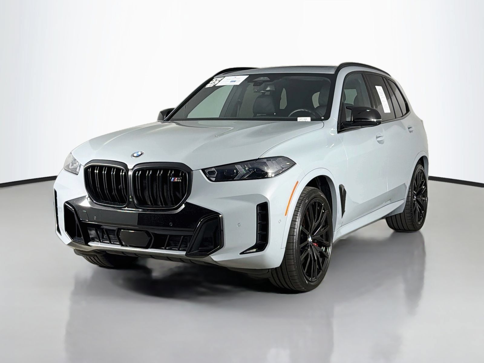 Certified 2025 BMW X5 M60i w/ Climate Comfort Package AWD/4WD image 3