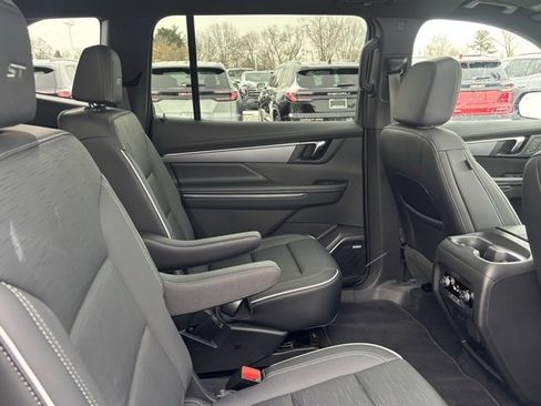 Used 2025 Buick Enclave Sport Touring w/ Power Package image 18