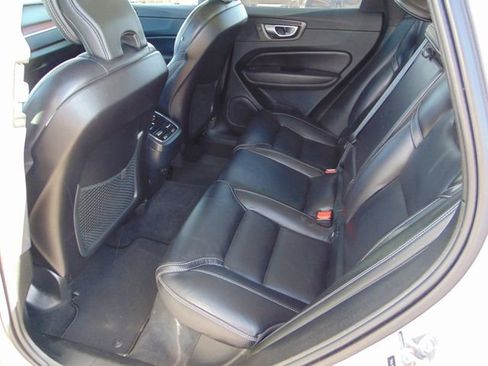 Used 2023 Volvo XC60 B5 Ultimate w/ Climate Package image 21