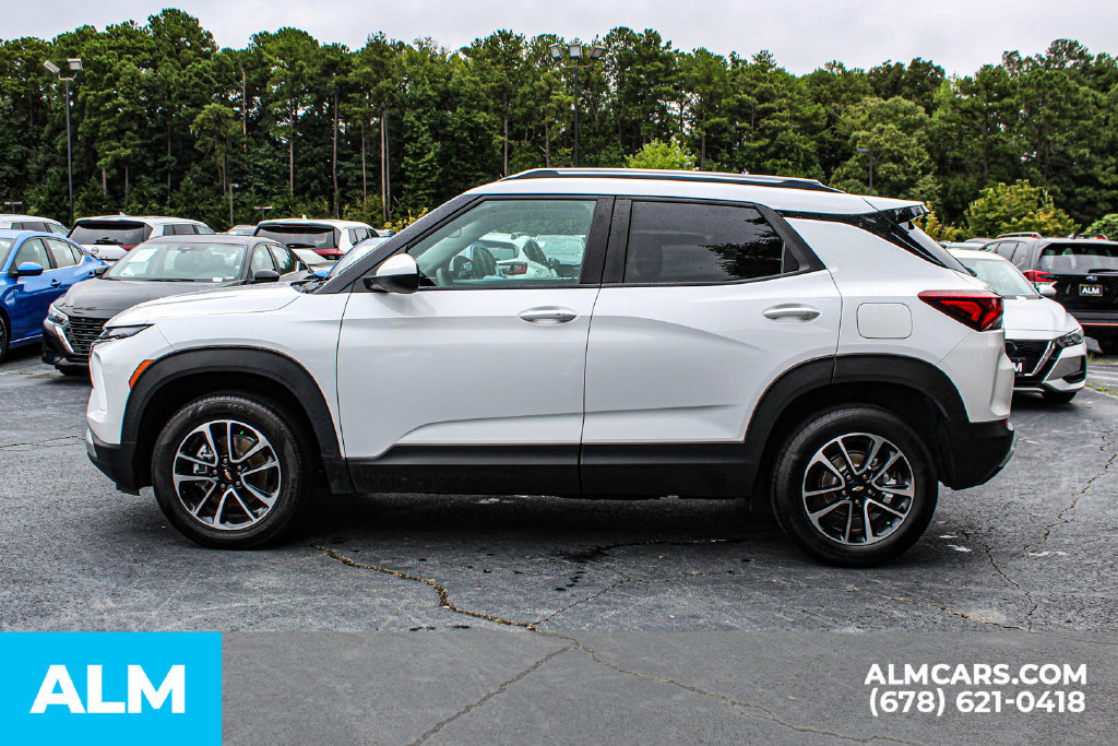 Used 2025 Chevrolet TrailBlazer LT AWD/4WD image 6