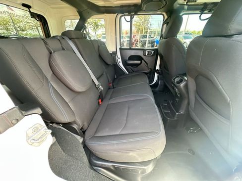 Used 2023 Jeep Wrangler Unlimited Rubicon 4xe w/ Cold Weather Group AWD/4WD image 26