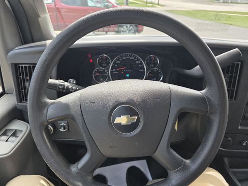 Used 2019 Chevrolet Express 2500 RWD image 11
