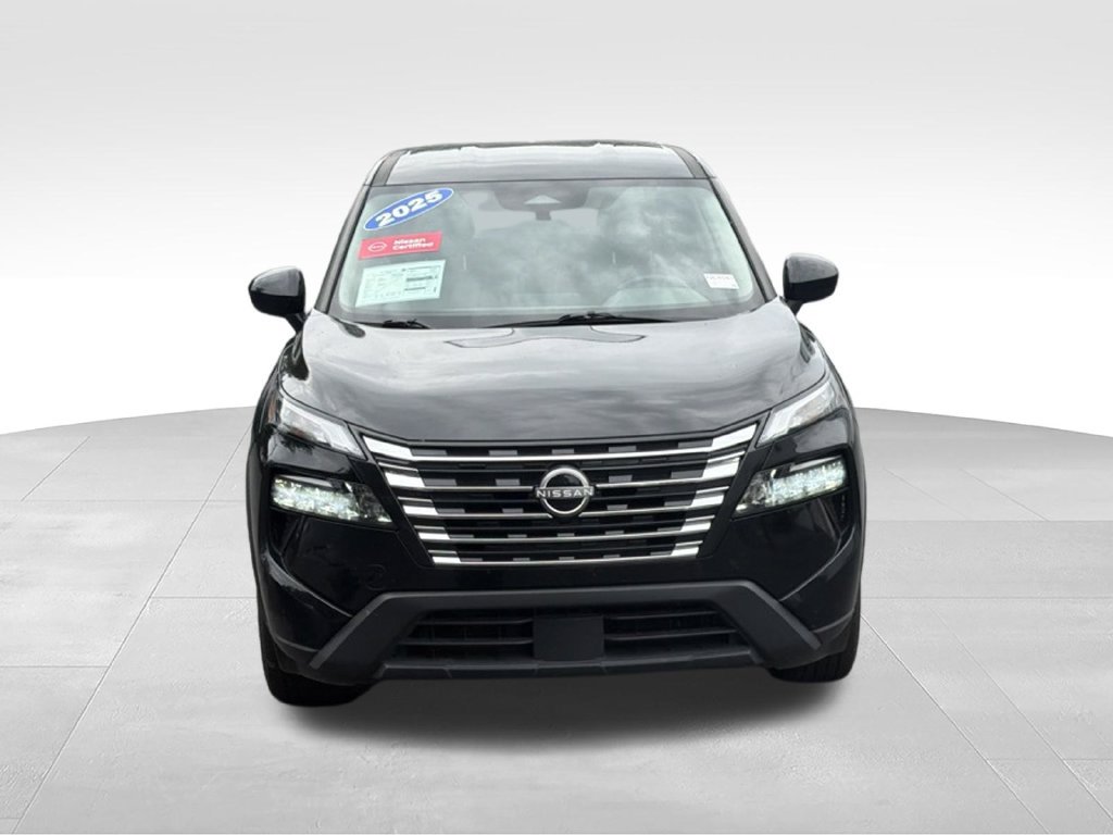 Certified 2025 Nissan Rogue SV FWD image 10