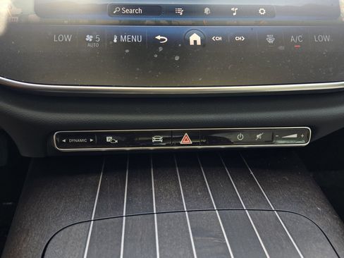 Used 2025 Mercedes-Benz E 350 Sedan image 18