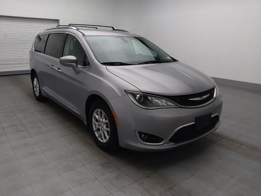 Used 2020 Chrysler Pacifica Touring-L FWD image 13