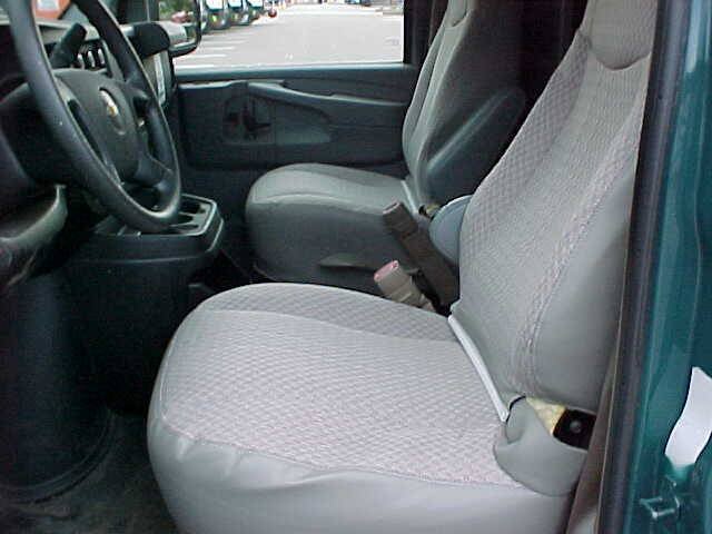 Used 2011 Chevrolet Express 3500 RWD image 8