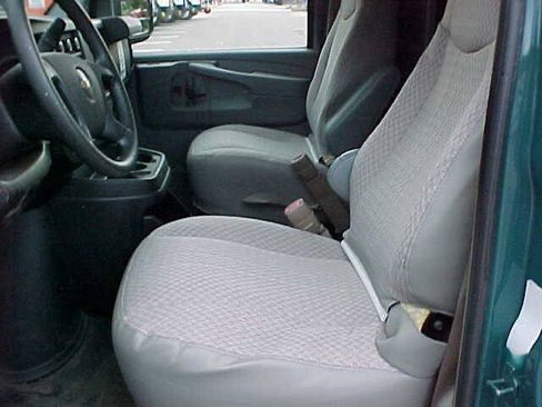 Used 2011 Chevrolet Express 3500 RWD image 8