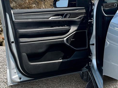 Used 2024 Jeep Wagoneer Series III image 22