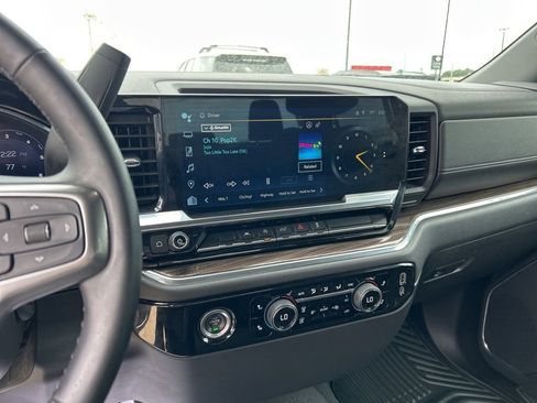 Used 2023 Chevrolet Silverado 1500 LT AWD/4WD image 18