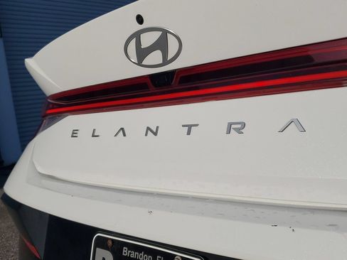 Used 2025 Hyundai Elantra SEL FWD image 7