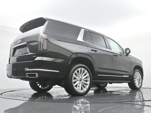 New 2026 Cadillac Escalade 4WD w/ LPO, Floor Liner Package image 19