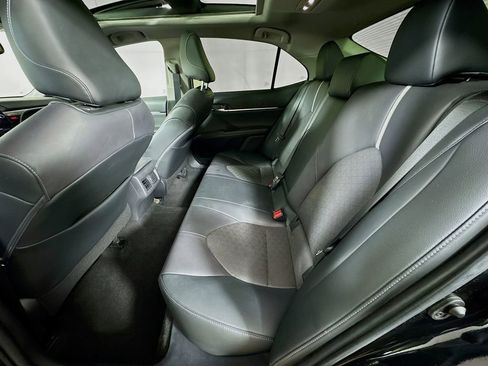 Used 2021 Toyota Camry XSE image 28