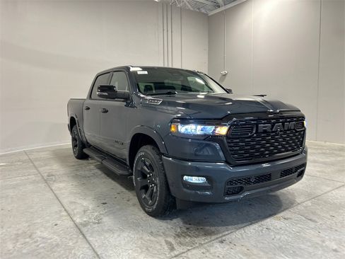 New 2026 RAM 1500 4x4 Crew Cab image 4