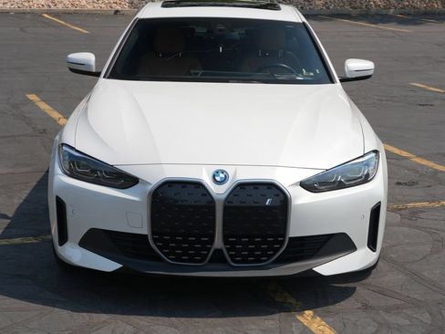 Certified 2023 BMW i4 eDrive40 w/ Premium Package RWD image 8