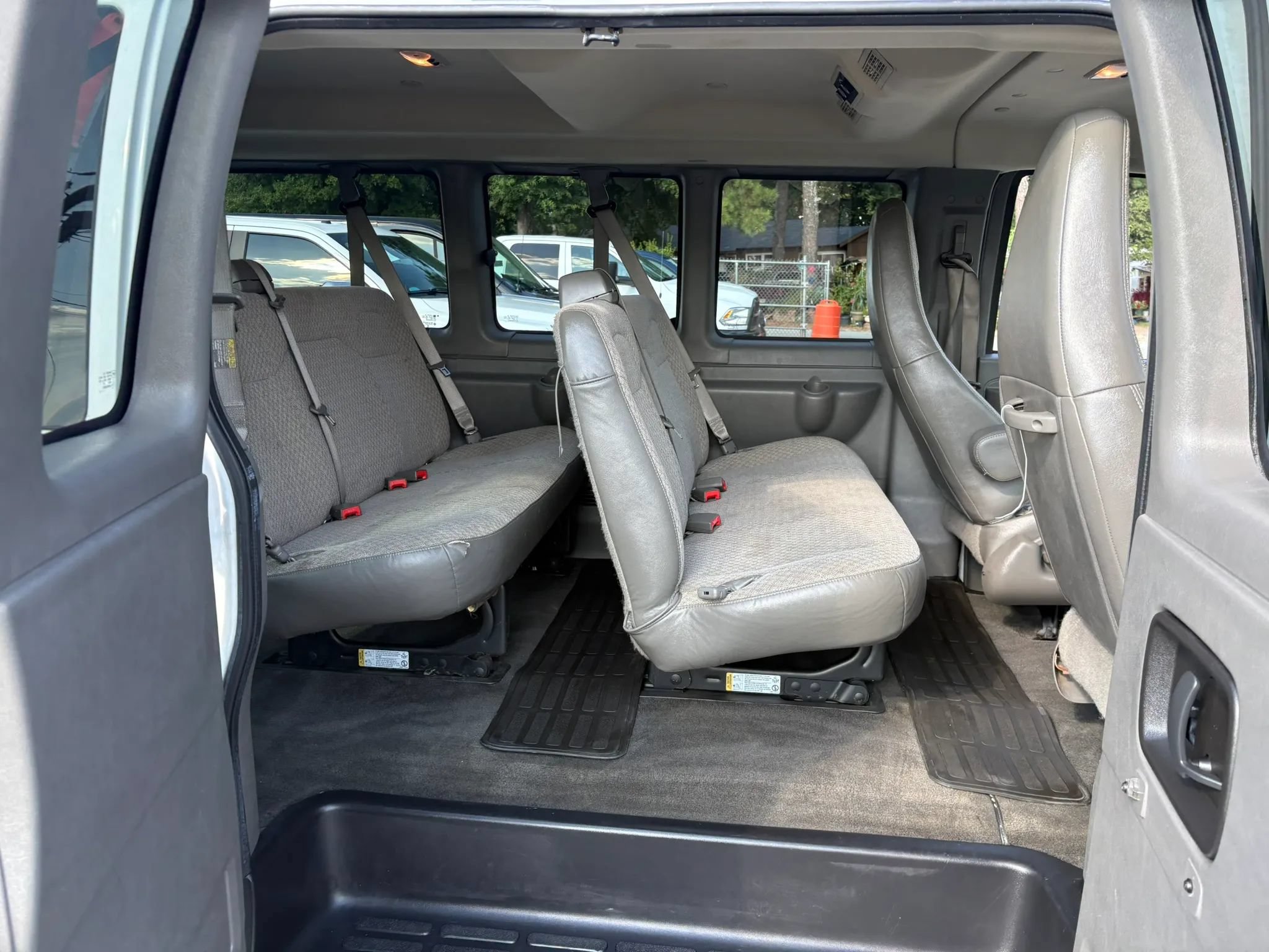 Used 2016 Chevrolet Express 2500 LS RWD image 12