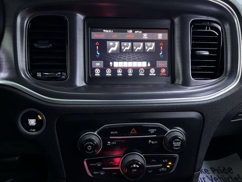 Used 2018 Dodge Charger SXT w/ Blacktop Package RWD image 10