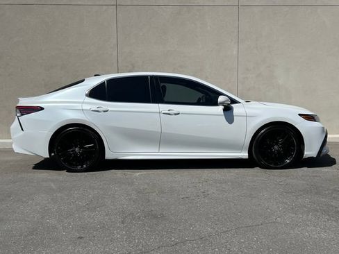 Used 2021 Toyota Camry XSE w/ Carpet Mat Package (TMS) FWD image 5