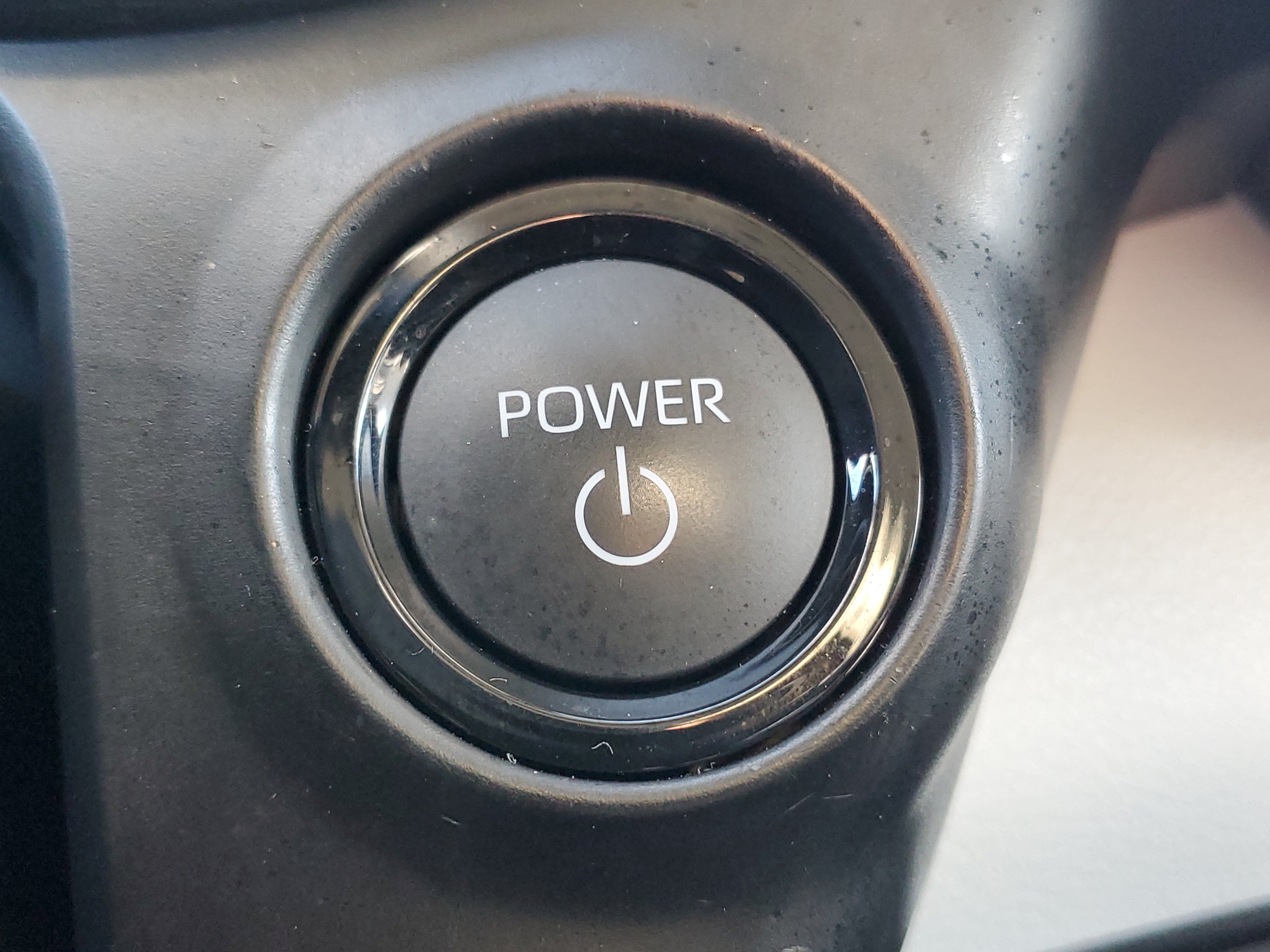 Certified 2025 Toyota Sienna LE FWD image 29