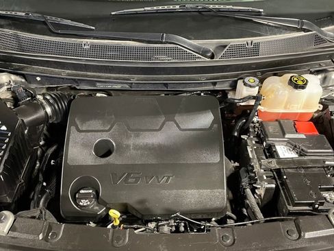 Used 2023 Chevrolet Traverse RS image 30