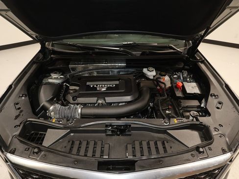 Certified 2025 Cadillac XT4 Premium Luxury image 31