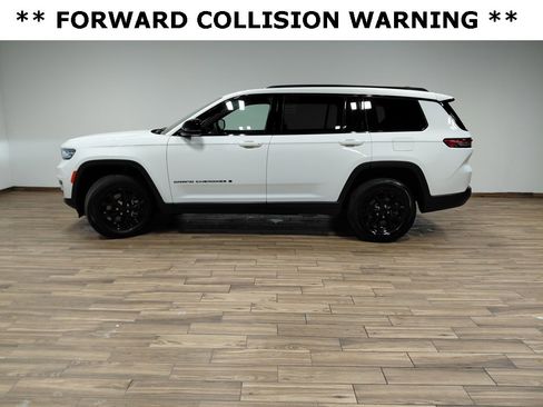 Used 2024 Jeep Grand Cherokee L Altitude image 13