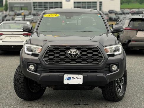 Used 2021 Toyota Tacoma TRD Off-Road w/ Technology Package AWD/4WD image 2