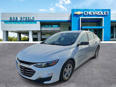 Used 2023 Chevrolet Malibu LS image 2