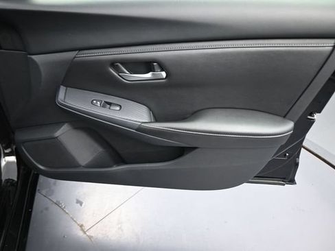Used 2024 Nissan Sentra SV FWD image 13