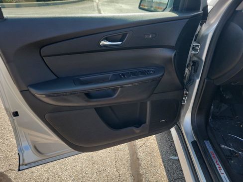 Used 2012 GMC Acadia Denali AWD/4WD image 17