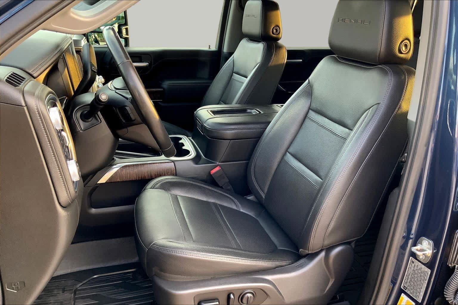 Used 2020 GMC Sierra 2500 Denali w/ Denali Ultimate Package AWD/4WD image 8