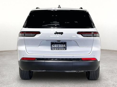Used 2025 Jeep Grand Cherokee L Altitude RWD image 5