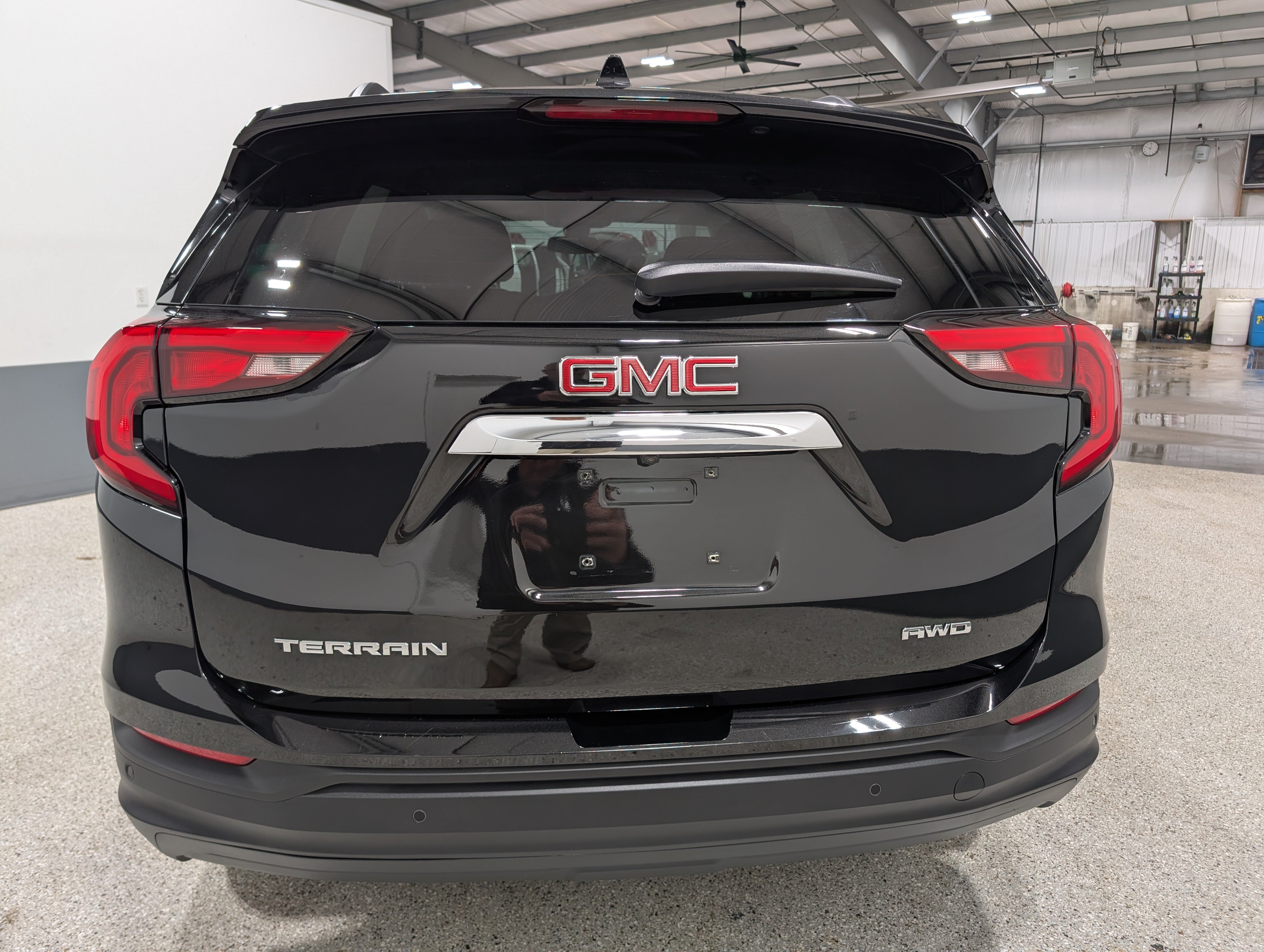 Used 2020 GMC Terrain SLE w/ Driver Convenience Package AWD/4WD image 9