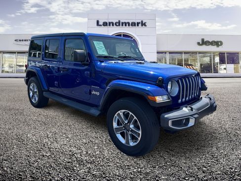 Used 2018 Jeep Wrangler Unlimited Sahara AWD/4WD image 21
