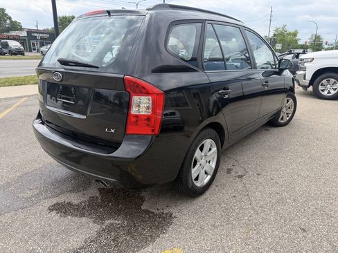 Used 2007 Kia Rondo LX w/ Convenience Pkg FWD image 9