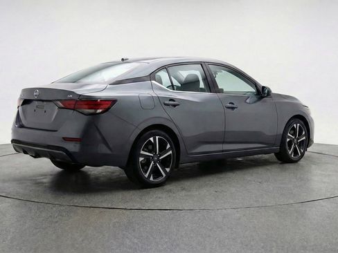 Used 2025 Nissan Sentra SV image 9