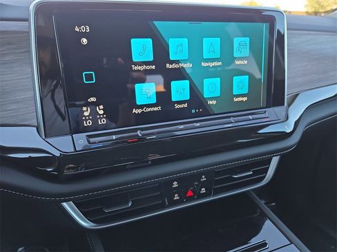 Used 2025 Volkswagen Atlas SEL image 22