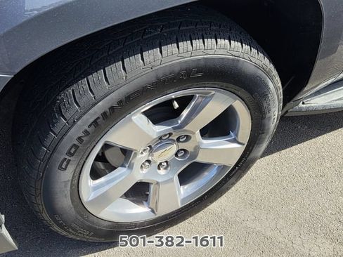 Used 2020 Chevrolet Suburban LT RWD image 8