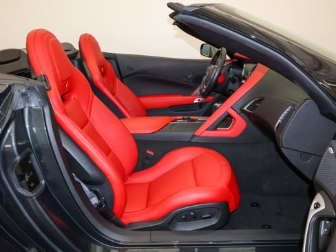 Used 2019 Chevrolet Corvette Stingray Convertible Z51 2LT RWD image 46