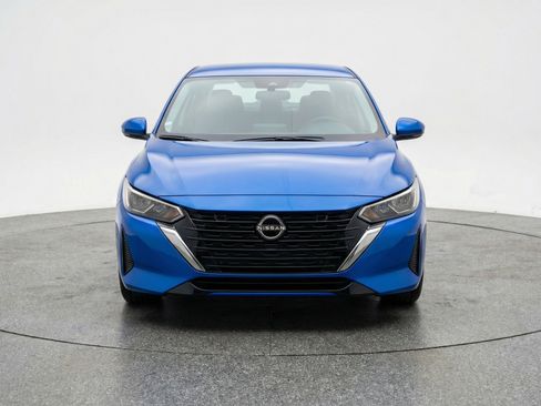 Used 2025 Nissan Sentra SV FWD image 2