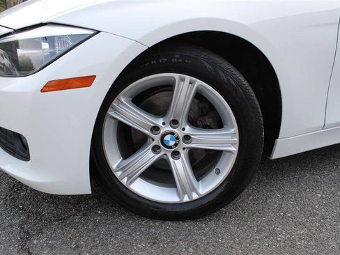 Used 2014 BMW 320i xDrive Sedan AWD/4WD image 9