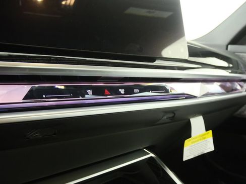 New 2026 BMW 750e xDrive w/ Executive Package image 22