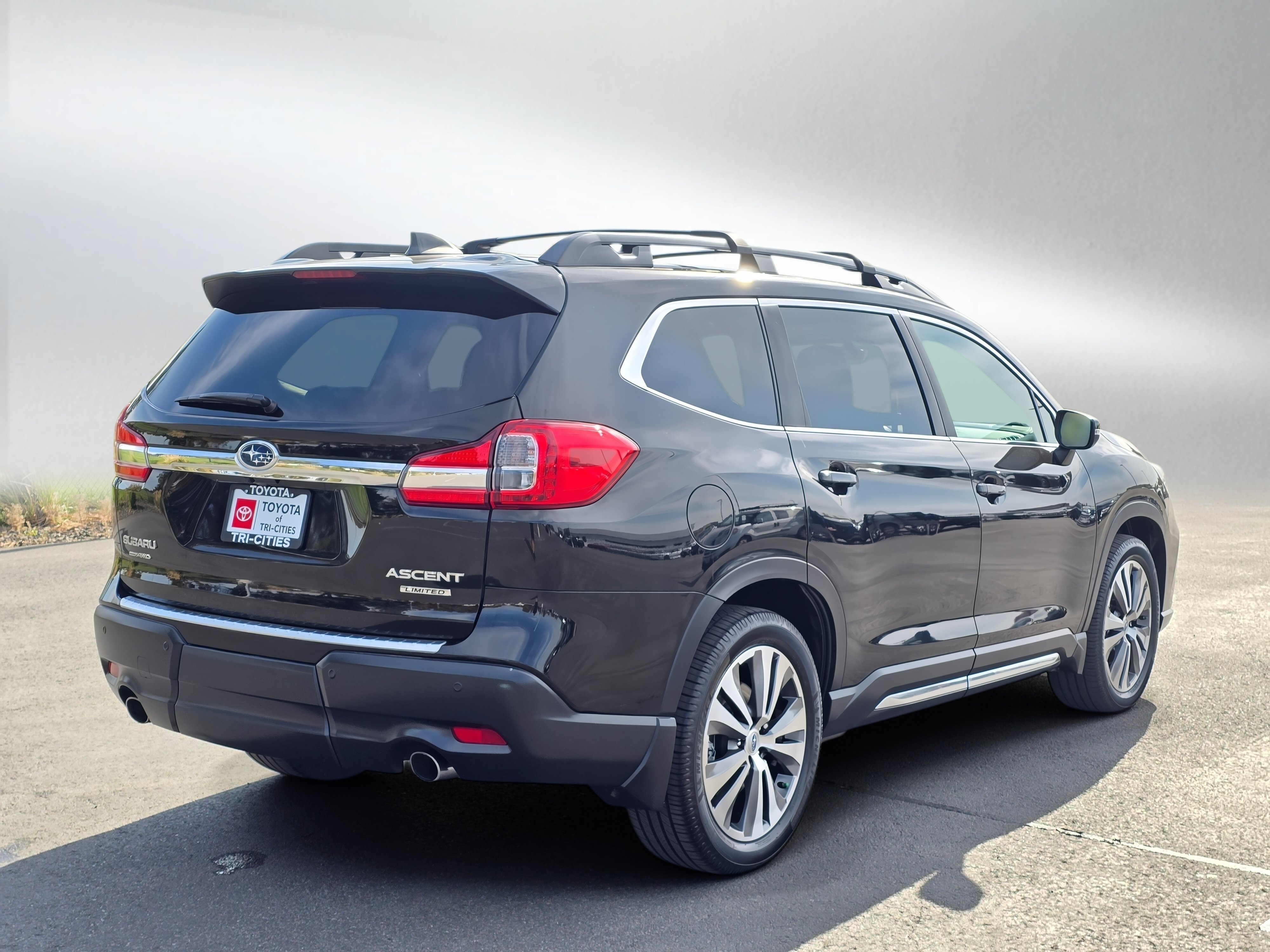 Used 2021 Subaru Ascent Limited w/ Technology Package AWD/4WD image 5