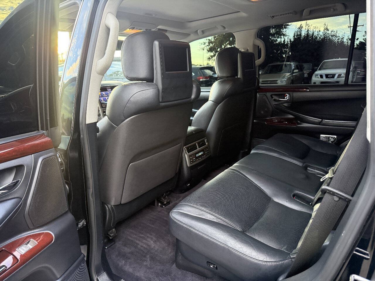 Used 2014 Lexus LX 570 4WD image 10
