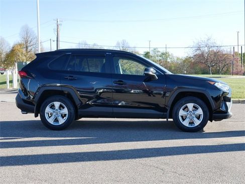 Used 2020 Toyota RAV4 XLE image 8